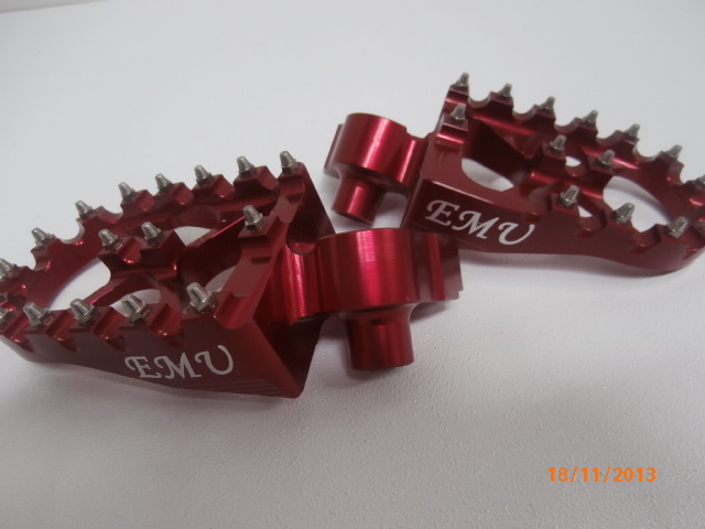 EMU CNC Yamaha Foot Pegs